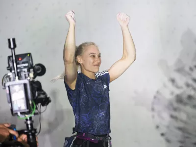 Popoln dan v Seulu z dvojno slovensko krono