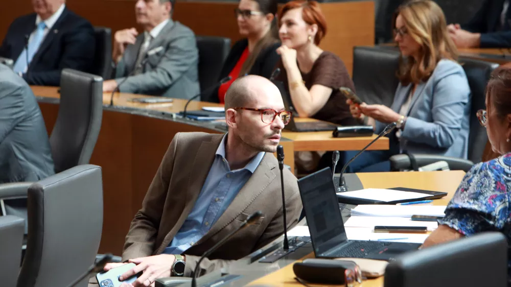 10.07.2025 - nadaljevanje seje DZ, na kateri bodo poslanci na predlog opozicije obravnavali interpelacijo ministrice za kulturo Aste Vrečko;Matej Ta&scaron;ner VatovecFoto: Tomaž Skale