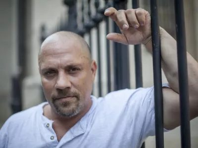 Boris Dežulović, hrva&scaron;ki novinar in književnik, Dnevnikov kolumnist    ///FOTO: Luka CjuhaOPOMBA: ZA OBJAVO V PRILOGI &ndash; DNEVNIKOV OBJEKTIV - INTERVJU 2015. / Foto: Luka Cjuha