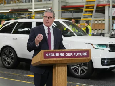 07 April 2025, United Kingdom, Birmingham: UK&nbsp;Prime Minister Keir Starmer speaks during a visit to Jaguar Land Rover facility in Birmingham. Photo: Kirsty Wigglesworth/PA Wire/dpa