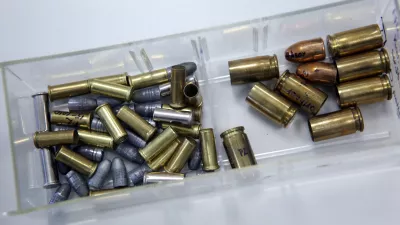 orožje - krogle - tulci nabojev - Oddelek za fizikalne preiskave - - 23.02.2018 &ndash; POLICIJA - Nacionalni forenzični laboratorij (NFL), sodobni laboratorij, ki izvaja forenzične preiskave po akreditiranih postopkih - samostojna organizacijska enota Generalne policijske uprave - forenziki, Vodovodna 95 v Ljubljani//FOTO: Tomaž Skale