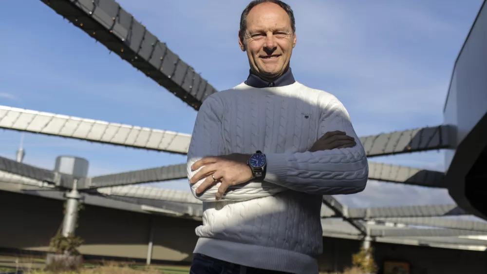 - 07.12.2022 - Jože Potrebuje&scaron;, glasbenik in skladatelj, ustanovni član glasbene skupine Čuki, //FOTO: Jaka GasarOPOMBA: Novoletni intervju Nedeljski dnevnik 2022