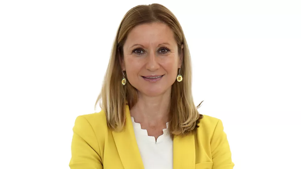 Tina JerebZA ONLINE - Redakcija Dnevnik 2024 - portreti za komentarje in kolumne - kolumnisti - komentatorji &ndash; novinarji - //FOTO: Tomaž Skale