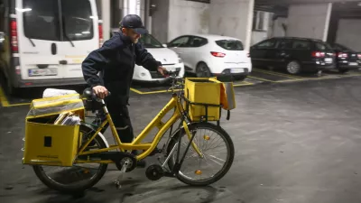 - 13.04.2018 - Tomaž Osolnik, poštar - pismonoša na kolesu – Pošta  //FOTO: Luka Cjuha.