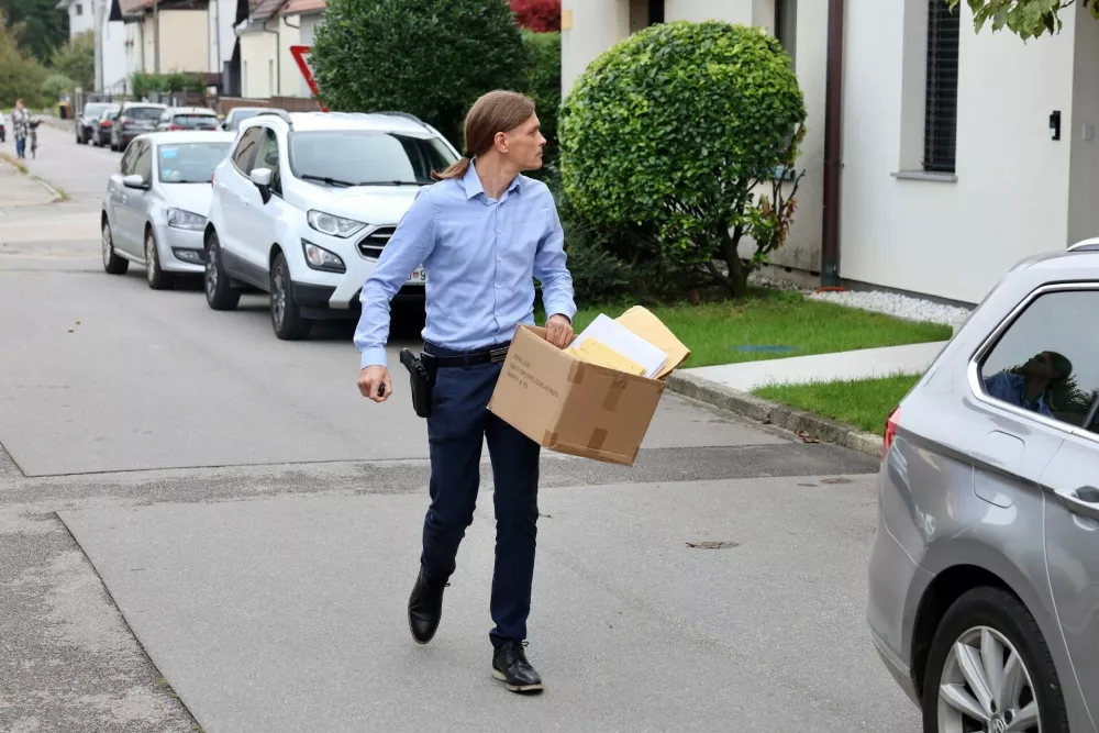 Hi&scaron;na preiskava pri Ale&scaron;u Hojsu.