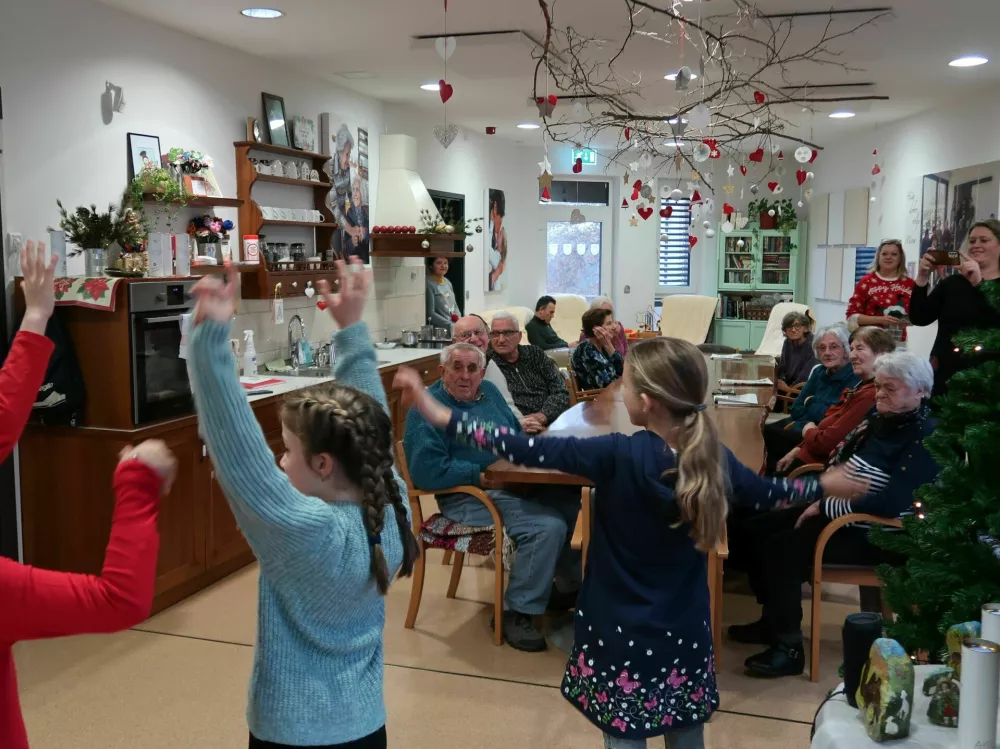 Hi&scaron;a dobre volje Miren, Dom upokojencev Nova Gorica, dnevno varstvo starej&scaron;ih, medgeneracijsko druženje