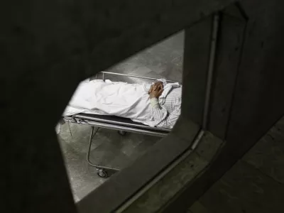 - simbolična fotografija - pacient - bolnik - zdravstvo - zdravstveni sistem- UKC 2013 - Univerzitetni klinični center v Ljubljani, //FOTO: Luka Cjuha