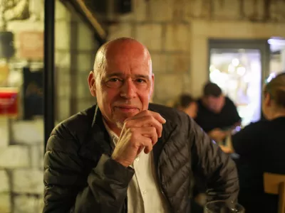 - Cestni odsek od Zadra proti Splitu.- Primo&scaron;ten.- 26.05.2025. - Reportaža o Jadranski magistrali ob 60. obletnici izgradnje in 70. obletnici začetka gradnje.- Jadranska magistrala, cesta, hrva&scaron;ka obala.OPOMBA: ZA OBJAVO V OBJEKTIVU!//FOTO: Bojan Velikonja / Foto: Bojan Velikonja