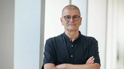 Miha Kovač na uradni sliki, ki jo je ustvaril Nebojša Tejič... / Foto: Nebojša Tejič