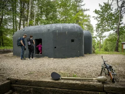 Objekt lehk&eacute;ho opevněn&iacute; v Kr&aacute;sn&eacute; Stud&aacute;nce, kter&yacute; nad&scaron;enci loni zrekonstruovali do podoby z roku 1938, byl letos poprv&eacute; zpř&iacute;stupněn&yacute; veřejnosti, 11. května 2024, Liberec.,Image: 871955888, License: Rights-managed, Restrictions:, Model Release: no