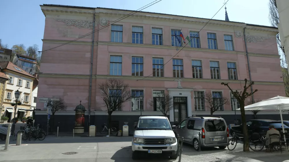 Prostora bo dovolj, težava so kadri