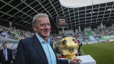 predsednik NK Olimpija Ljubljana Milan Mandarić - 21.05.2016 - nogomet Olimpija: Krka, Prva liga - zadnji krog - tekma zadnjega kroga slovenske lige - NK Olimpija je uradno postala državni prvak ///FOTO: Luka Cjuha.