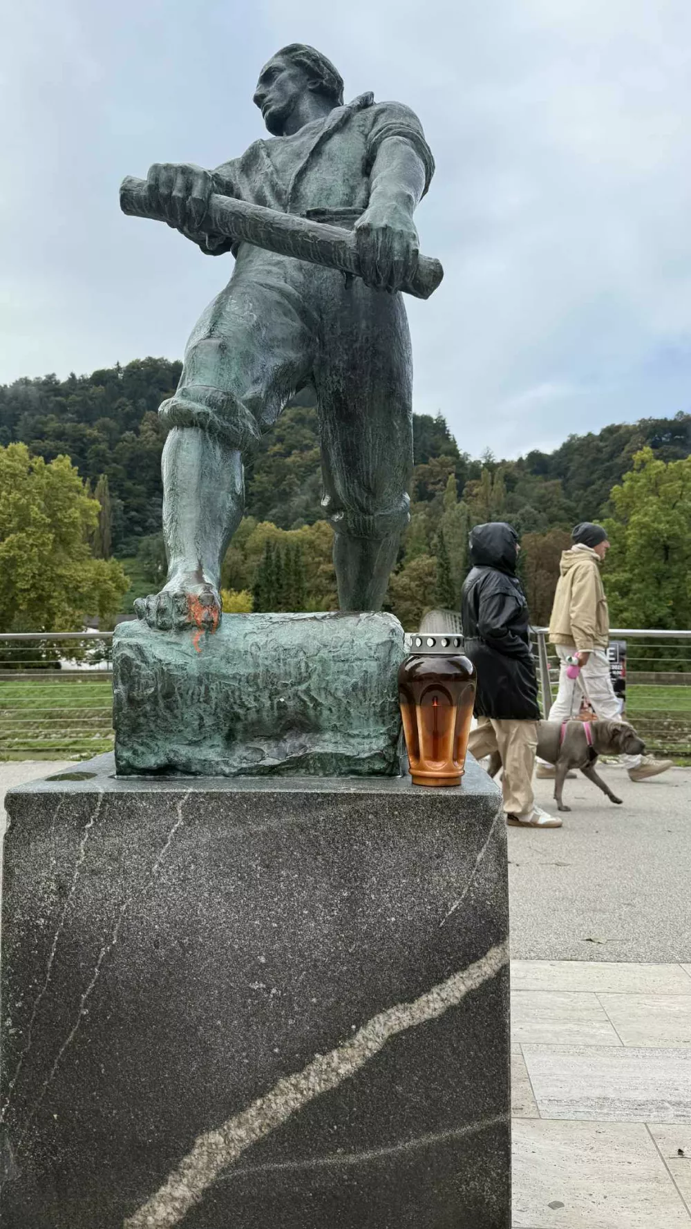 Celje, kraj napada na 82-letnikaposebno huda po&scaron;kodba, 82-letnik je umrl v bolni&scaron;niciAvtor Gregor Katič, ki dovoljuje objavo po dogovoru z Mojco Marot