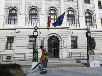 - 24.11.2023 &ndash;  sodi&scaron;če - simbolična fotografija - sodna palača - pravosodje //FOTO: Luka Cjuha