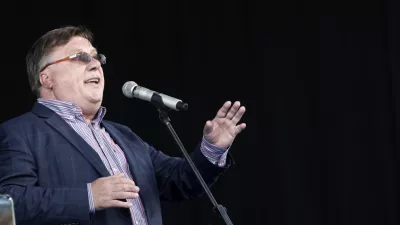 Halid Bešlić, bosanski pevec narodno-zabavne glasbe,- 14.9.2013 - postavili temeljni kamen za Islamski verski in kulturni center v Ljubljani, Kurilniška ulica 18//FOTO: Luka Cjuha