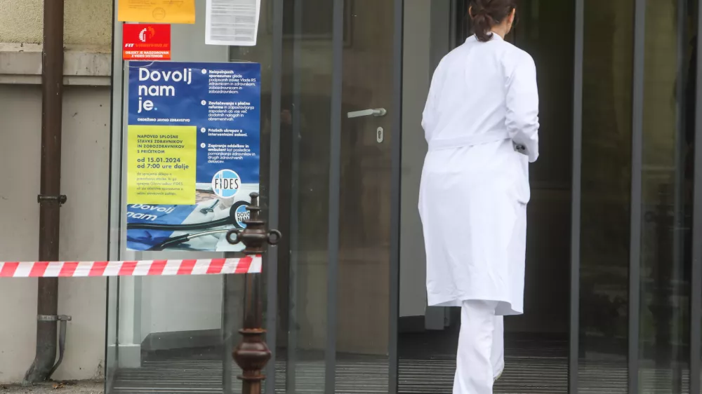 - Onkolo&scaron;ki in&scaron;titut,- 01.03.2024 &ndash; stavka zdravnikov - začeli uveljavljati umiki soglasij zdravnikov za nadurno delo, s čimer Fides zaostruje stavko, ki poteka že sedem tednov. //FOTO: Bojan Velikonja
