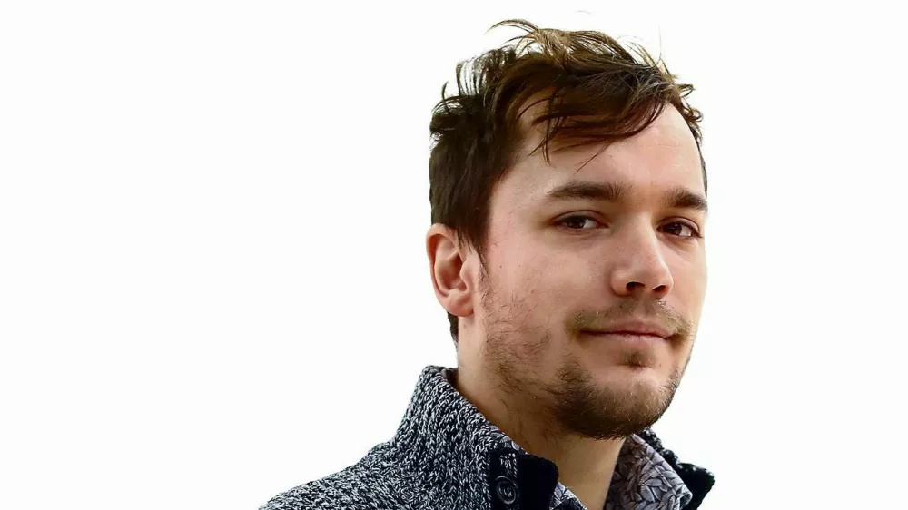 Urban Su&scaron;nik- Redakcija Dnevnik 2024 - portreti za komentarje in kolumne - kolumnisti - komentatorji &ndash; novinarji - portret //FOTO: Luka Cjuha