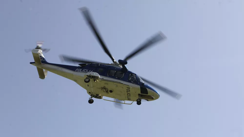 28.8.2025 - Policija - Policijski helikopter -  policijski kamp za srednje&scaron;olceFoto: Luka Cjuha