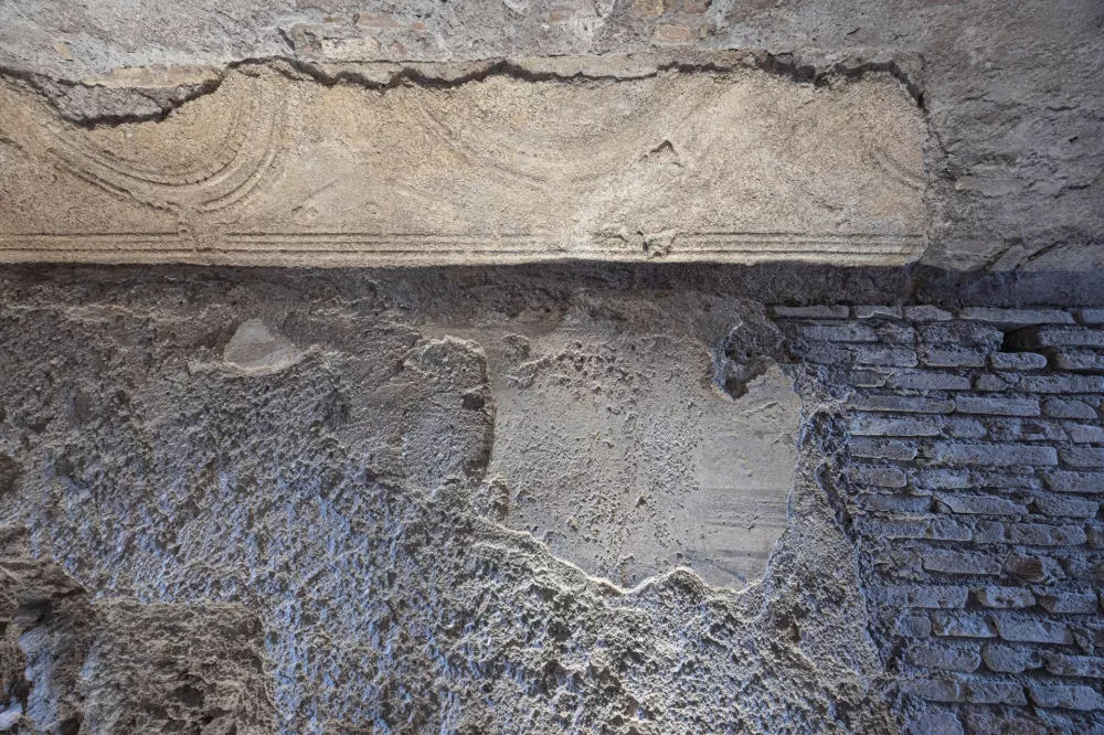 Rim, Kolosej, komodov prehod