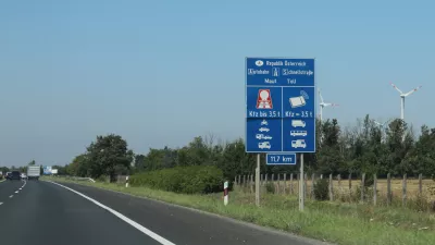 Vinjete bodo &scaron;e vedno obvezne, vendar bodo po novem v celoti digitalne.