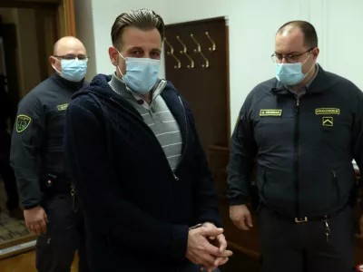 Jani Potokar - 07.03.2022 &ndash; sojenje Stanetu Kopaču in Janiju Potokarju zaradi utaje tro&scaron;arin v letih 2004 in 2005, - prek podjetja Potokar&Co. sta bila uradna uvoznika nafte, pri tem pa naj bi utajevala tro&scaron;arinske dajatve in o&scaron;kodovala državo za 2,5 milijona evrov. //FOTO: Tomaž Skale