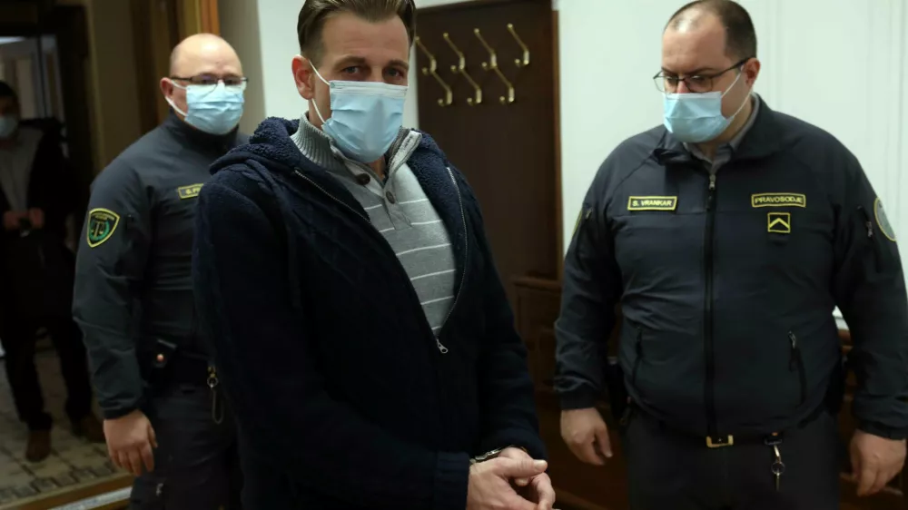 Jani Potokar - 07.03.2022 &ndash; sojenje Stanetu Kopaču in Janiju Potokarju zaradi utaje tro&scaron;arin v letih 2004 in 2005, - prek podjetja Potokar&Co. sta bila uradna uvoznika nafte, pri tem pa naj bi utajevala tro&scaron;arinske dajatve in o&scaron;kodovala državo za 2,5 milijona evrov. //FOTO: Tomaž Skale