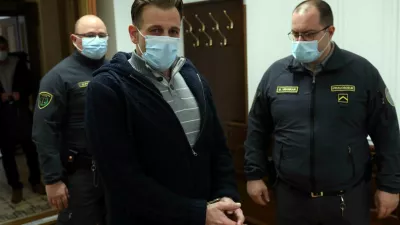 Jani Potokar - 07.03.2022 &ndash; sojenje Stanetu Kopaču in Janiju Potokarju zaradi utaje tro&scaron;arin v letih 2004 in 2005, - prek podjetja Potokar&Co. sta bila uradna uvoznika nafte, pri tem pa naj bi utajevala tro&scaron;arinske dajatve in o&scaron;kodovala državo za 2,5 milijona evrov. //FOTO: Tomaž Skale