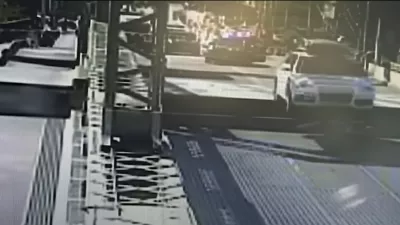 Posnetek trenutka, ko je preskočil vrzel. / Foto: Seattleska Policija