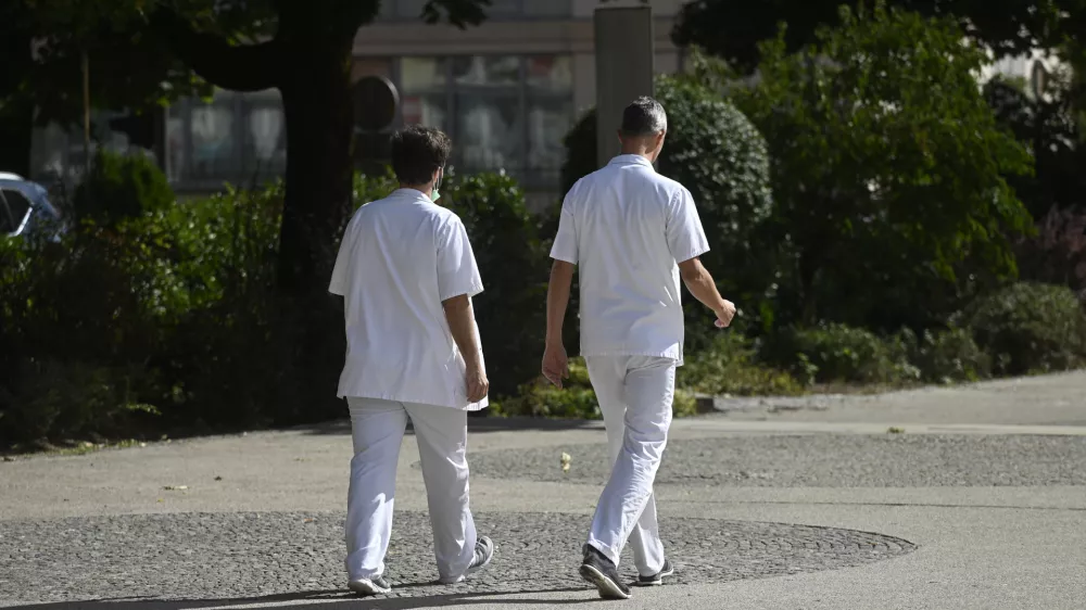zdravstveni delavci - Univerzitetni klinični center - UKC Ljubljana- 22.09.2022 &ndash; simbolična fotografija &ndash; javno zdravstvo - zdravstveni sistem &ndash; zdravje &ndash; //FOTO: Nik Erik Neubauer