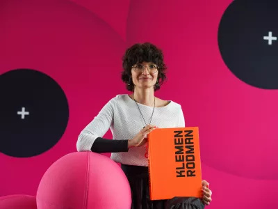 Monografijo sta skupaj zasnovala in oblikovala Klemen Rodman in njegova hči Petra. Iz&scaron;la je dve leti po njegovi smrti. / Foto: Robi Srebrnič