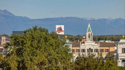 Tamkaj radi nakupujejo mnogi Slovenci. 