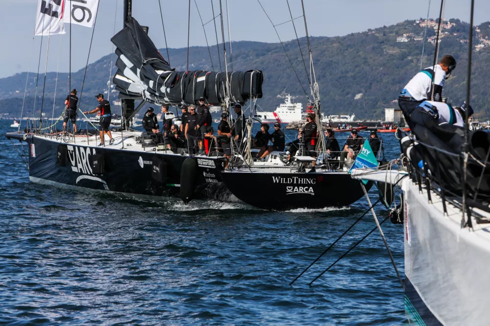 - Jadrnica Arca, 1. mesto, skiper Furio Benussi- 12.10.2025. - 57. Barcolana, največja jadralna regata na svetu, ki poteka v Trža&scaron;kem zalivu.//FOTO: Bojan Velikonja