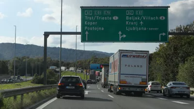 Vlada je &scaron;la pri vinjetah na glavo