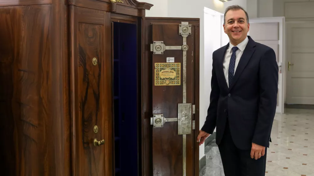 Robert Ljoljo: Pričakujem, da je ob jemanju iz zdravstvene blagajne vnaprej jasno tudi, kje najti manjkajoči denar