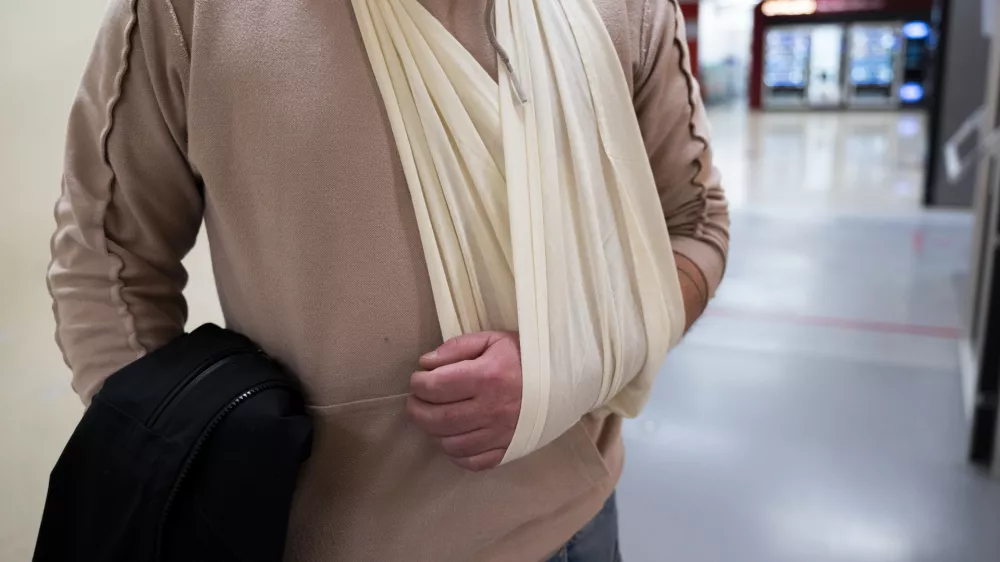 Zdravstvo - simbolična fotografija - po&scaron;kodbaPacienti- 15.2.2024 - UKC Ljubljana - Urgenca// FOTO: Nik Erik Neubauer