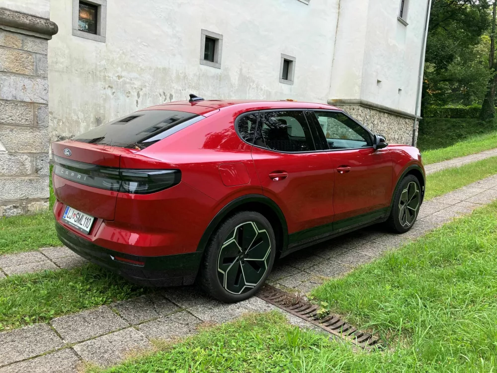 Ford capri 210 kW capri premium: Z obutimi čevlji, ki niso preveliki