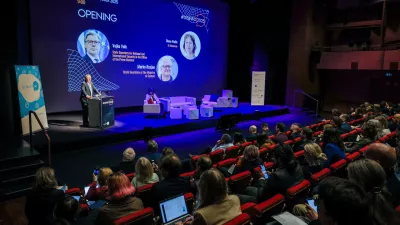 Ljubljana, Cankarjev dom.Letna mednarodna konferenca o boju proti dezinformacijam #Disinfo2025 v organizaciji nevladne organizacije EU DisinfoLab.Drzavni sekretar v kabinetu predsednika vlade Vojko Volk.