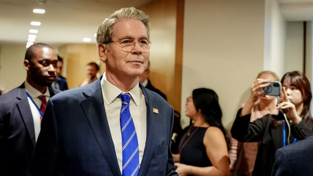 15 October 2025, US, Washington: US Secretary of the Treasury Scott Bessent arrives at a G7 finance ministers' meeting on the fringes of the annual meeting of the IMF and the World Bank. Photo: Kay Nietfeld/dpa