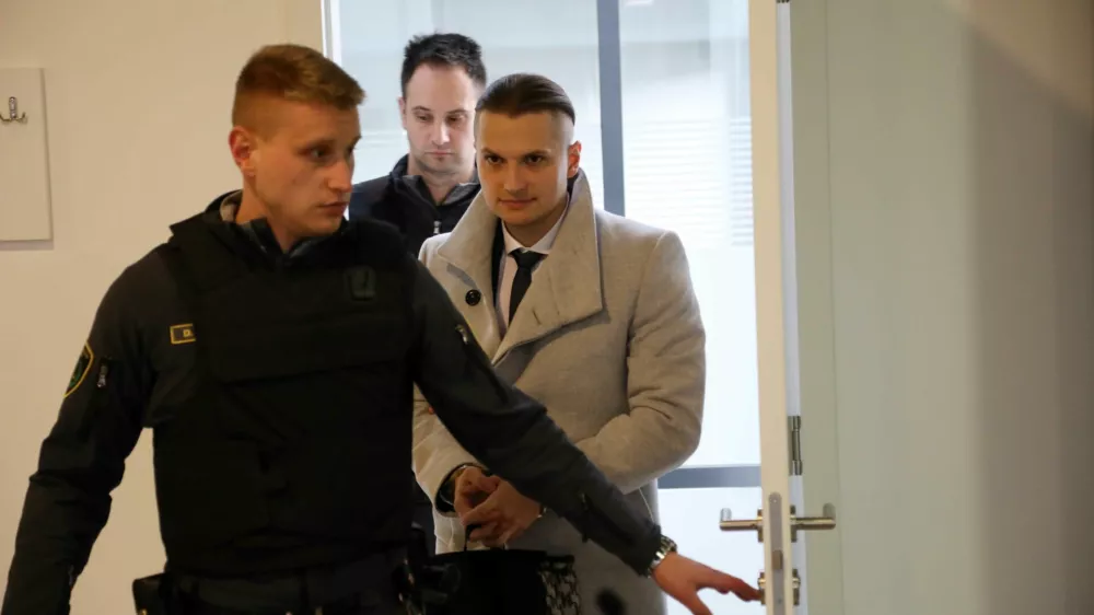 obtoženi Blaž Kadivec28.12.2022 - sojenje primer Kava&scaron;ki klan - nadaljevanje predobravnavnih narokov domnevnim članom slovenskega dela Kava&scaron;kega klana, ta izvira iz Črne gore &ndash; tožilstvo očita, da naj bi vsaj od decembra 2018 do maja 2021 na območju več držav v okviru hierarhično organizirane kriminalne združbe na veliko trgovali z drogo. Foto: Tomaž Skale