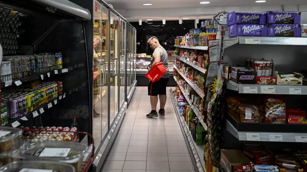 Trgovina atlasnakupovanježivilahranatrgovinetrgovciko&scaron;arica25.06.2025 - Nakupovanje ob nedeljah in praznikih, odprte trgovine. FOTO: Nik Erik Neubauer