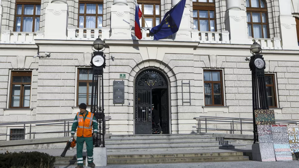 - 24.11.2023 &ndash;  sodi&scaron;če - simbolična fotografija - sodna palača - pravosodje //FOTO: Luka Cjuha / Foto: Luka Cjuha