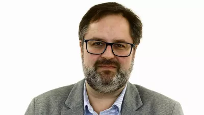 Aleš Gaube- Redakcija Dnevnik 2024 - portreti za komentarje in kolumne - kolumnisti - komentatorji – novinarji - portret //FOTO: Luka Cjuha / Foto: Luka Cjuha