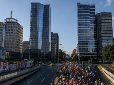 - maraton 42 km -- polmaraton 21 km -- NEVIDNA LJUBLJANA- 22. 10.2023 - 27. Ljubljanski maraton 2023 - največji teka&scaron;ki dogodek v Sloveniji - //FOTO: Bojan Velikonja