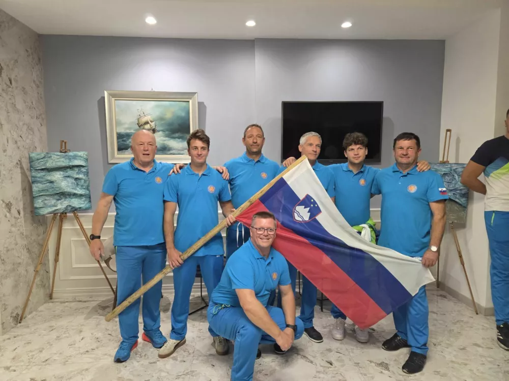  F Arhiv reprezentance