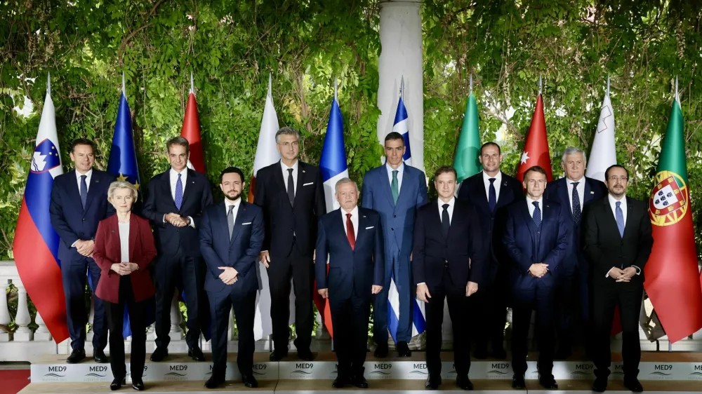 Srečanje Med9, Portorožskupinska fotografija