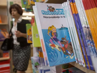 Posodobljeni učni načrti, zastareli učbeniki