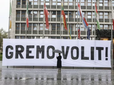 - 15.04.2022 &ndash; Parlamentarne volitve 2022 - Veliko javno predvolilno soočenje političnih strank z ljudstvom IZ OČI V OČI v organizaciji Iniciative Glas ljudstva - Trg republike v Ljubljani  //FOTO: Luka Cjuha