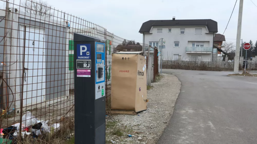  Parkomat MOL. 24.02.2025. Lokacija za Gradbi&scaron;če soseske Rakova jel&scaron;a 3. Foto: Bojan Velikonja 