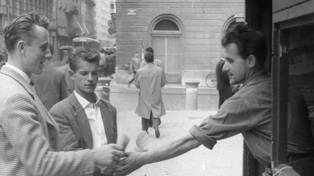 November, kot ga ni več: spomini na koline, petrolejke in prve rock zabave