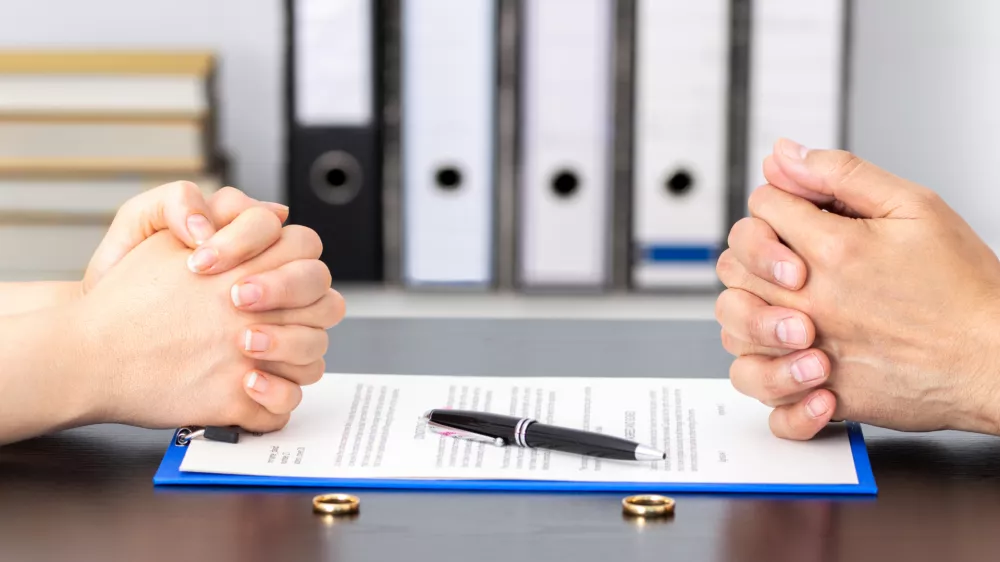 Odvetnika svetujeta: to so najpomembnej&scaron;i nasveti za pare, ki se ločujejo